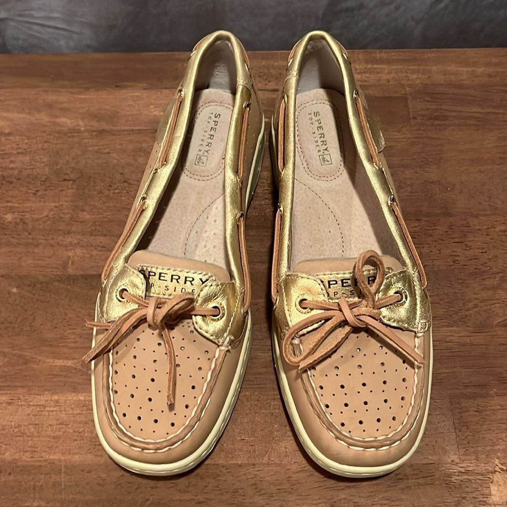NWT Sperry Topsider Angelfish 1 Eye Boat Shoe tan and gold loafers size 7 - Picture 3 of 6